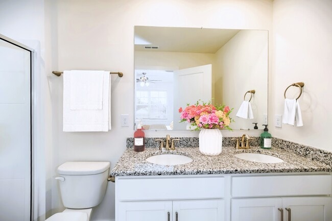 Building Photo - 2401 Legg Crk Ln