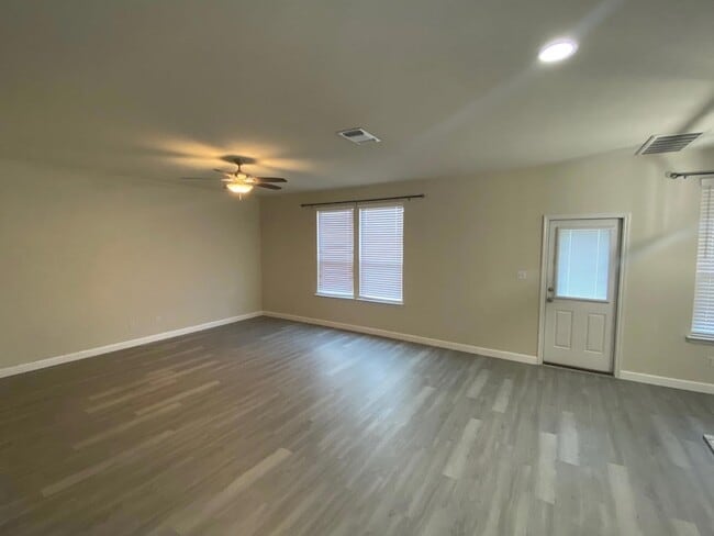 Building Photo - 97 Quarryman Dr