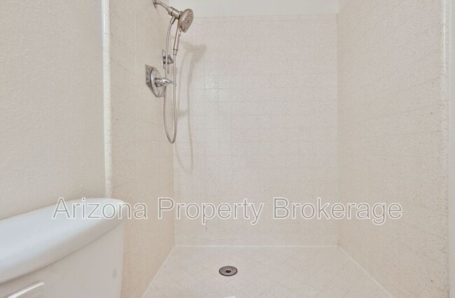 Building Photo - 3009 E Caballero St