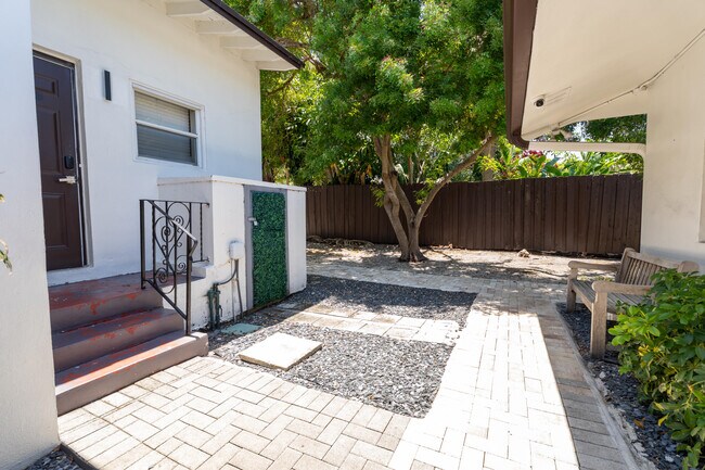 Primary Photo - 1301 NE 16th Terrace