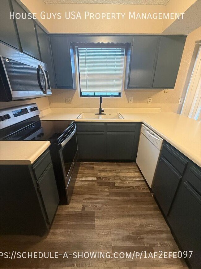 Building Photo - 710 SW 37 St