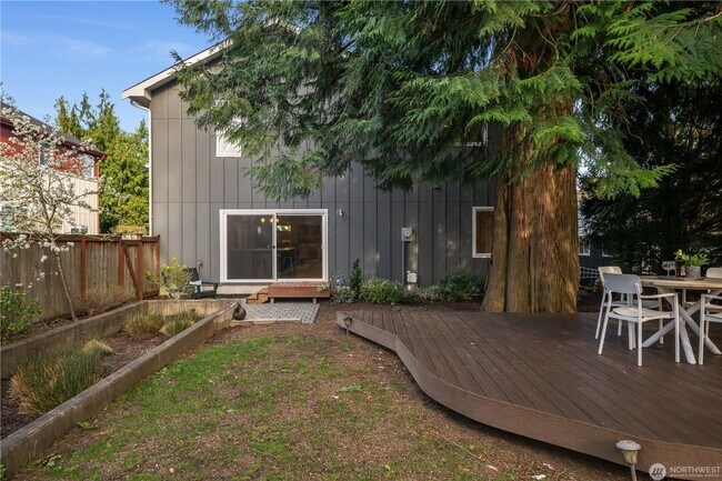 Building Photo - Modern Farmhouse Luxury in Coveted Matthews Beach Available NOW!