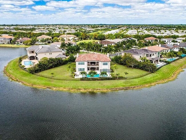 Building Photo - 17511 Cadena Dr