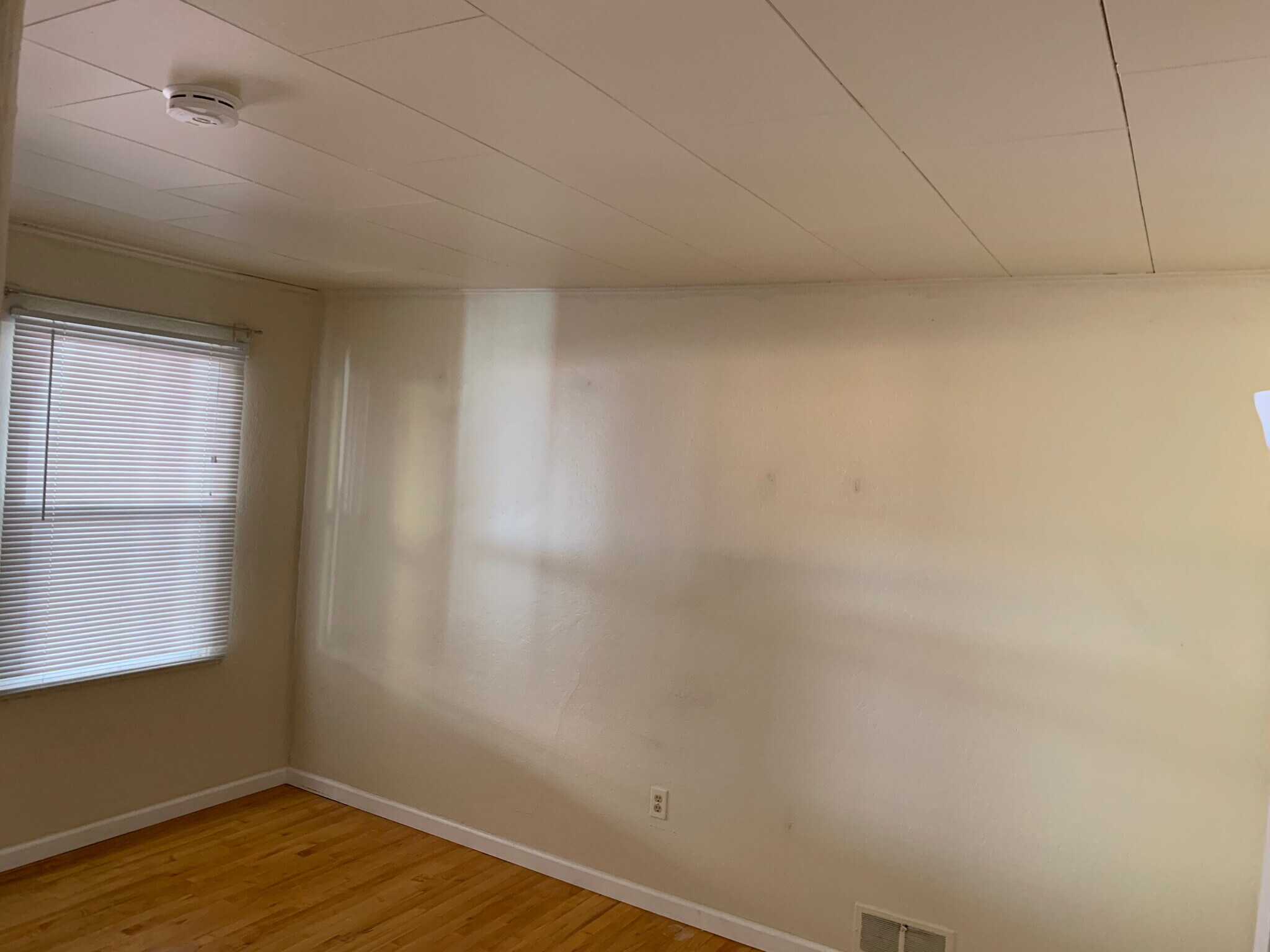 Building Photo - 1405 Worden Ave