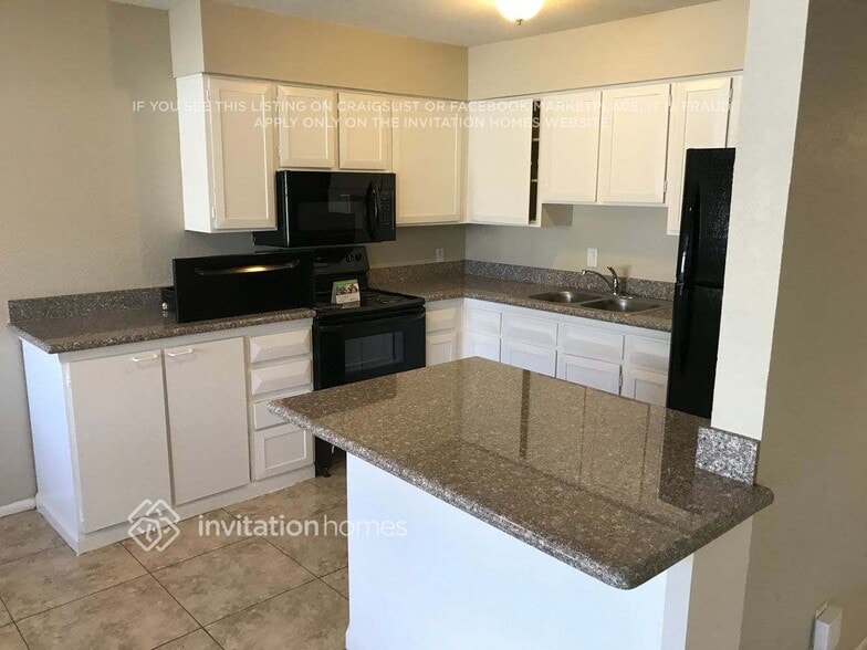 Building Photo - 2202 W Charleston Ave