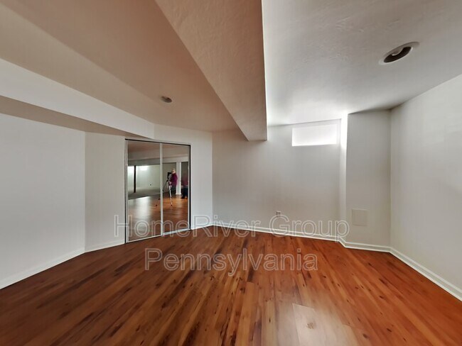 Building Photo - 145 Tanglewood Dr