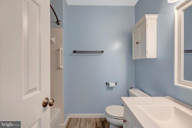 Building Photo - 5617 Gosling Dr