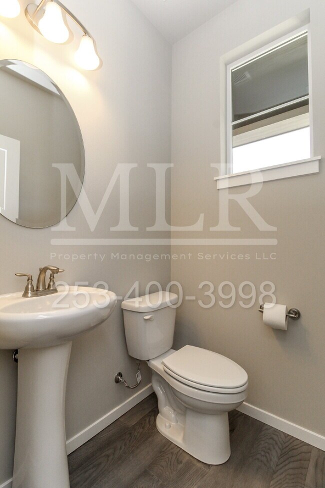 Building Photo - 10325 SE 270th St