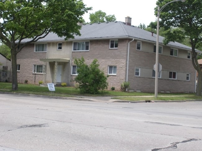 Primary Photo - 5839 N Teutonia Ave