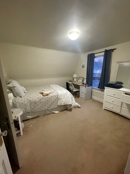 Building Photo - 563 S Ashley St