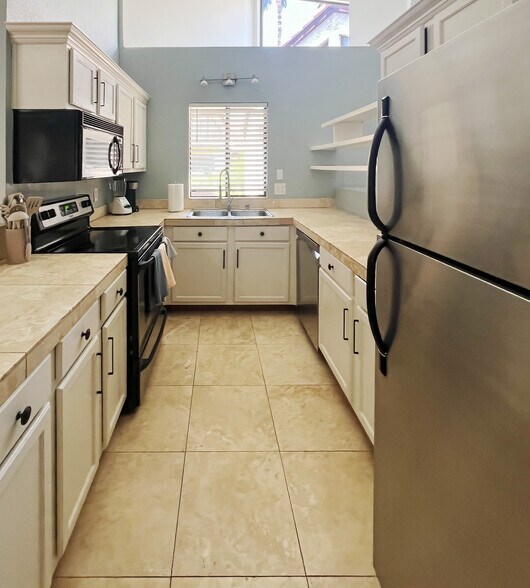 Building Photo - 10301 N 70th St