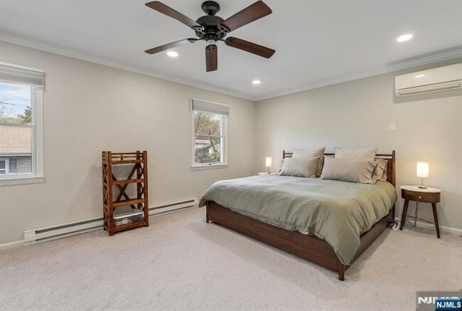 Building Photo - 542 Nagle St