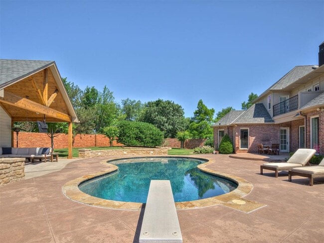 Building Photo - 18601 Wolf Creek Dr