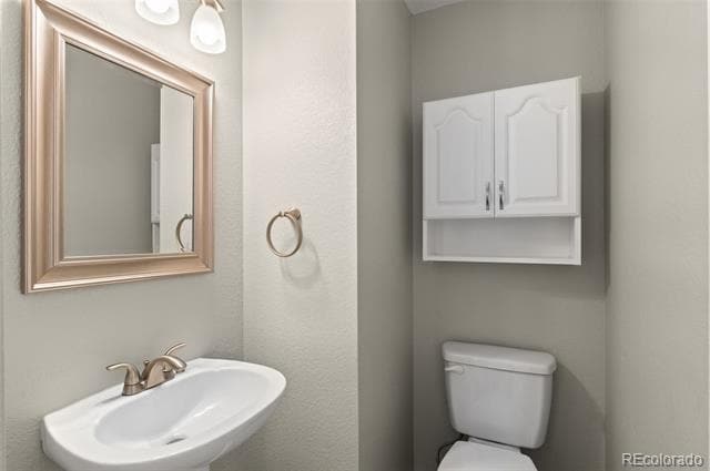 Building Photo - 8582 Bluegrass Cir