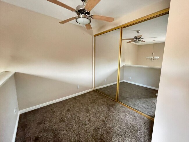 Building Photo - 240 Shadybrook Ln