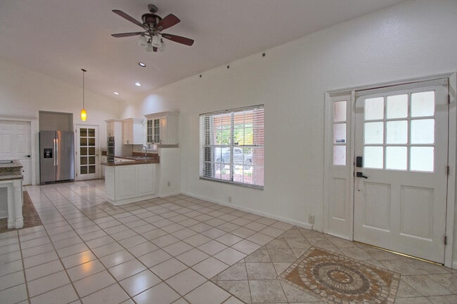 Building Photo - 10690 Barn Rd