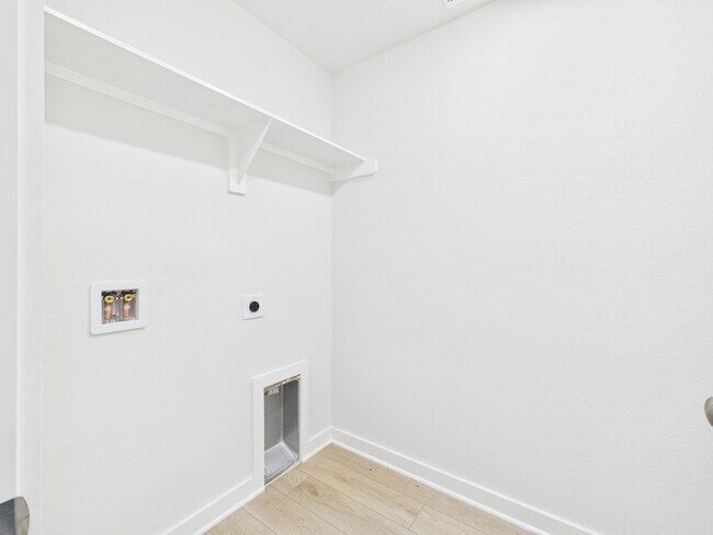 Building Photo - 1906 Viva Rd