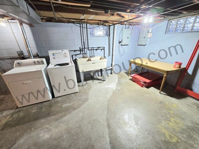 Building Photo - 5412 41st Ave