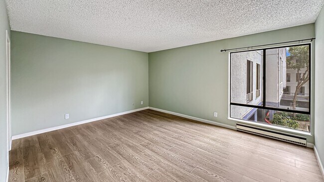 Building Photo - Exceptionally Renovated Corner Apartment at Watergate!