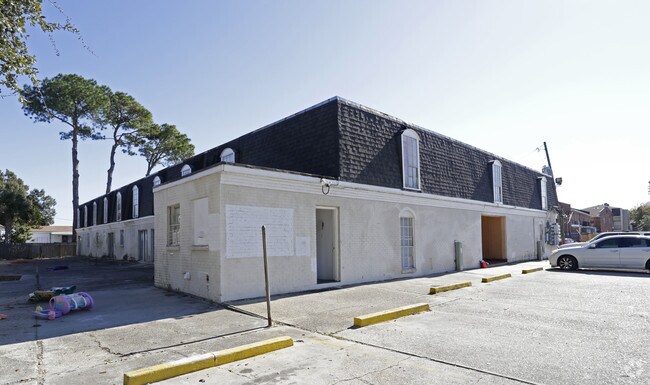 Building Photo - Southlake Apartment