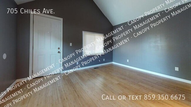 Building Photo - 705 Chiles Ave