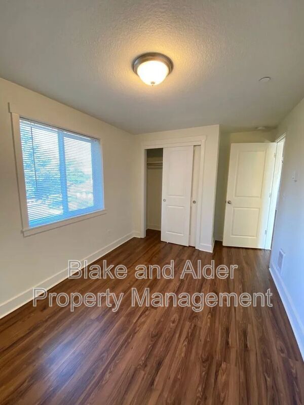 Building Photo - 8211 N Montana Ave