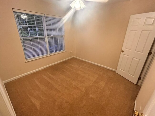 Building Photo - Arbor Oaks Subdivision 4BR 2.5Ba