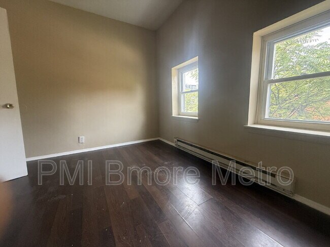 Building Photo - 720 Newington Ave