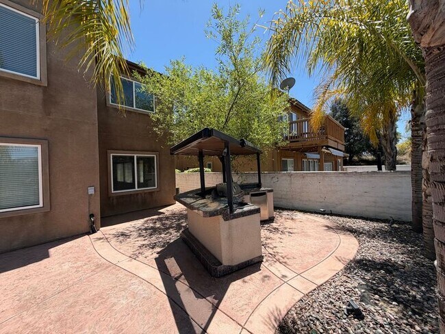 Building Photo - 46263 Drymen Ave