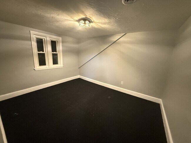 Building Photo - 84 Division St