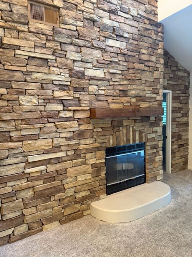 Building Photo - Beautiful Condo in Gated Community