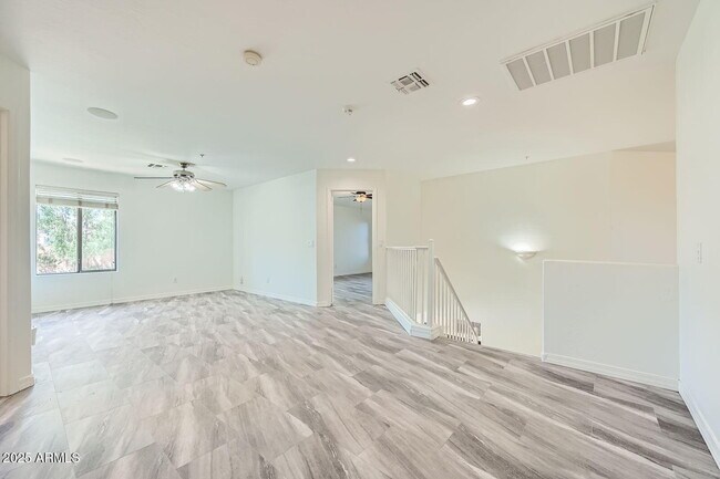 Building Photo - 10310 E Le Marche Dr