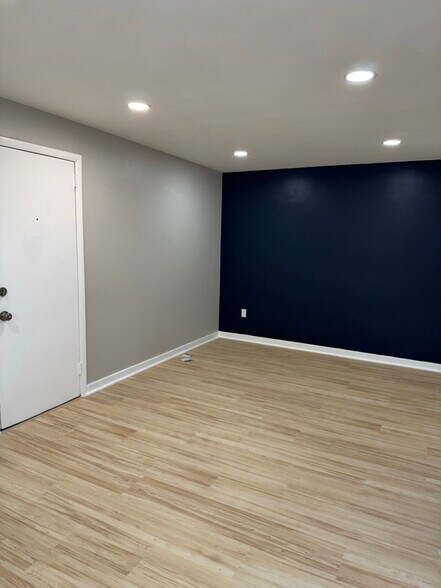 Building Photo - 548 Ridge Ave