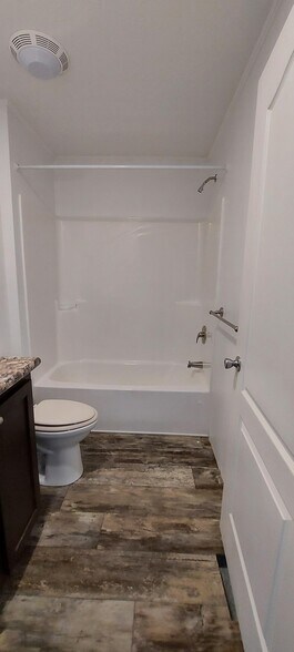 Building Photo - 46 Joymar Dr