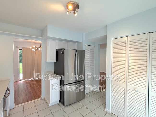 Building Photo - 7838 Hummingbird Ln