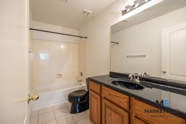 Building Photo - 3Bed/2Bath House at Beardsley/95th Ave! JO...