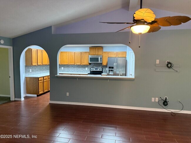 Building Photo - 958 Long Lake Dr