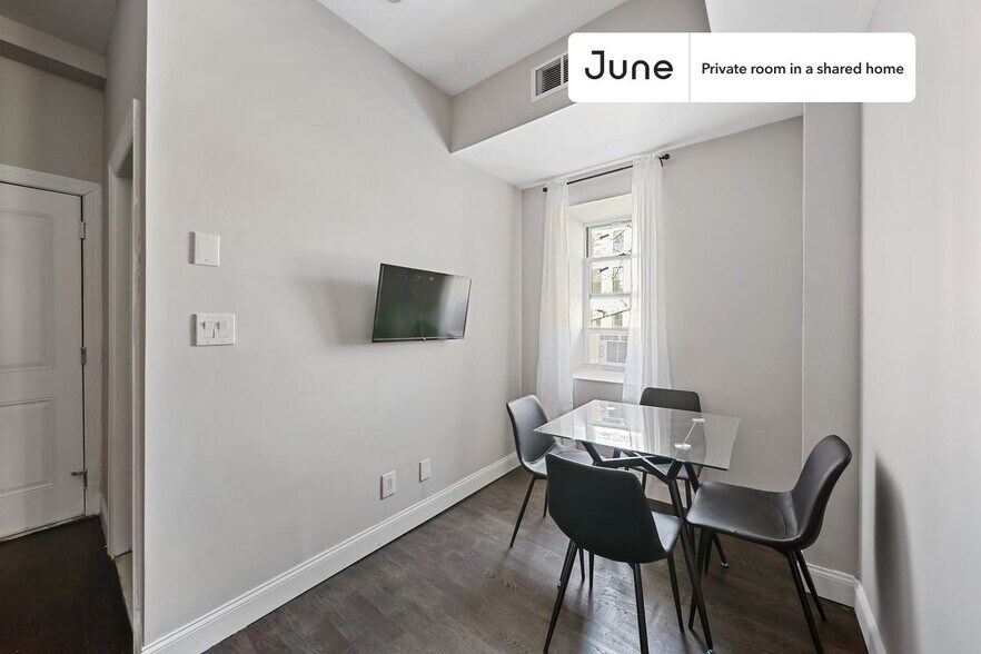 Building Photo - Room in Shared 4 bed/2 bath home