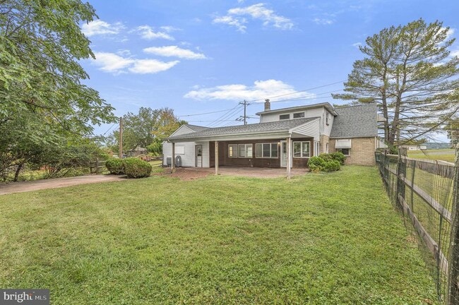 Building Photo - 219 S Pleasantview Rd