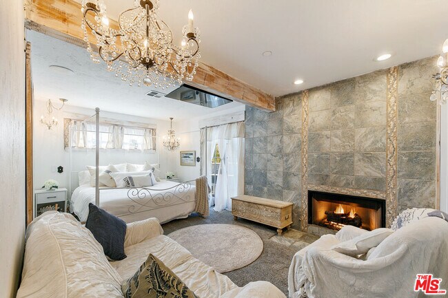 Building Photo - 2851 Seabreeze Dr