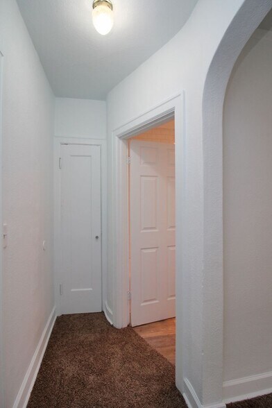 Building Photo - 826 N Humboldt St