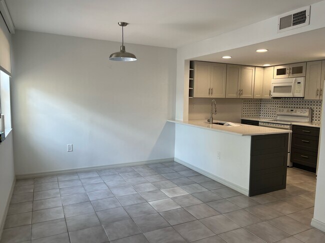 Newly Remodeled Kitchen - 4580 SW 68th Court Cir