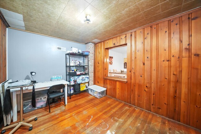 Building Photo - 3456 N Oak Park Ave