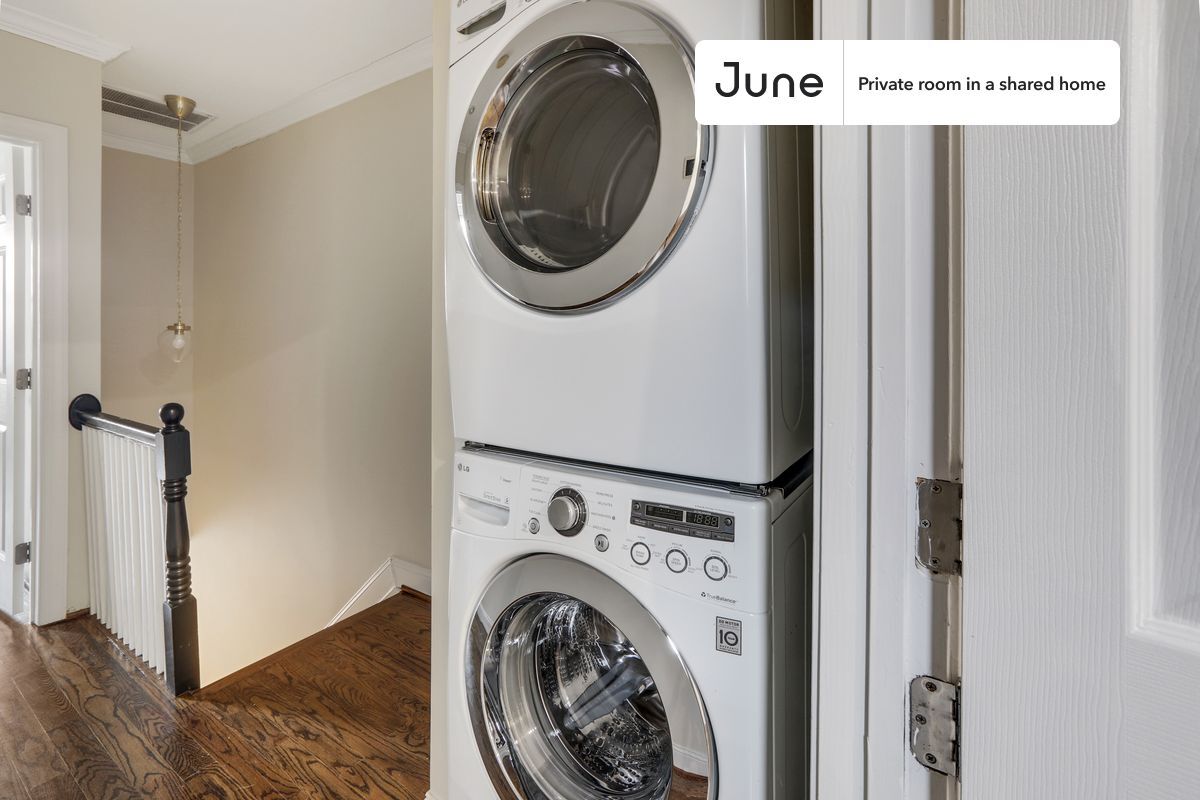 Building Photo - Room in Shared 3 bed/2.5 bath home in Columbia Heights