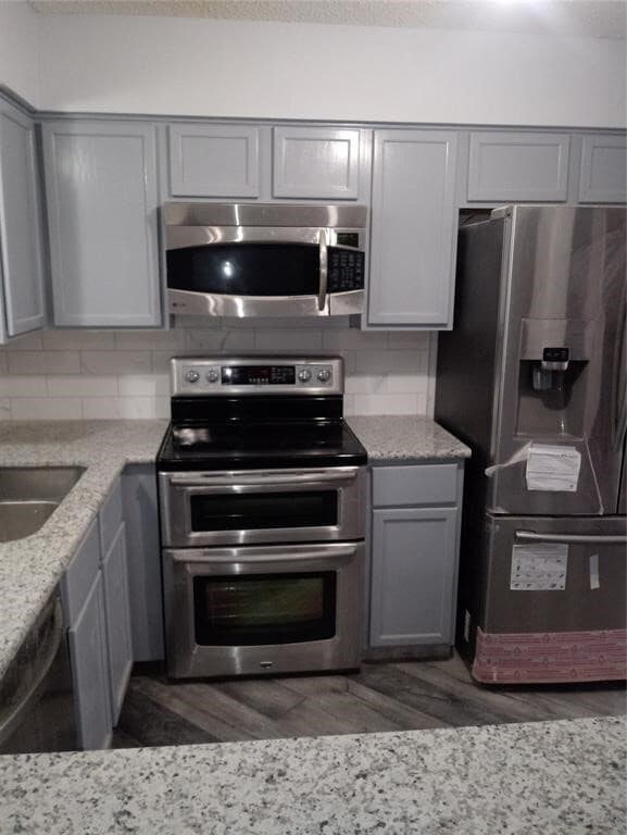 Building Photo - 3411 S Briar Knoll Dr