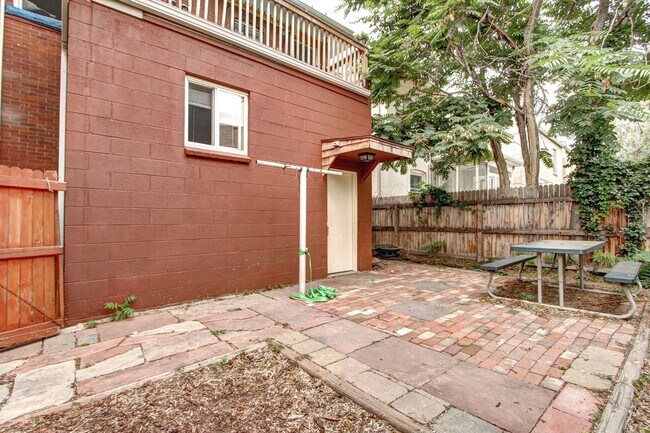 Building Photo - 2237