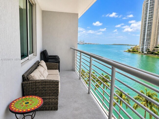 Building Photo - 325 S Biscayne Blvd