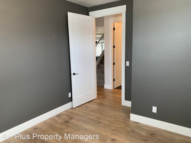 Building Photo - 5 br, 3.5 bath House - 7156 N Hourglass Dr