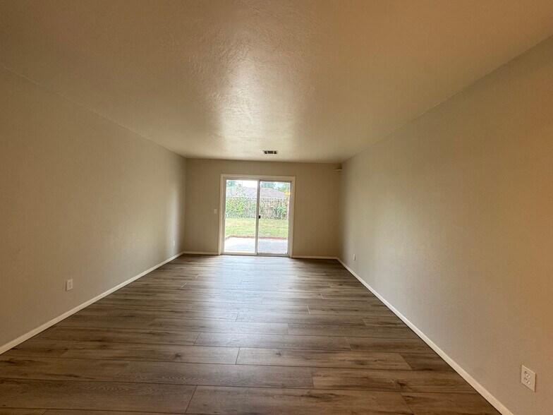 Building Photo - 8140 NW 28th St