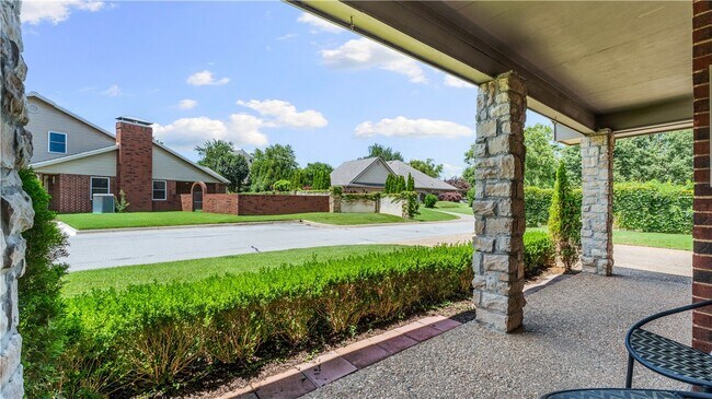 Building Photo - 2 S Prairie Dunes Dr